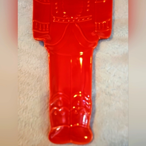 Grasslands Road Red Ceramic Nutcracker Tray Dishwasher And Microwave Safe 16"x6" - Picture 3 of 5